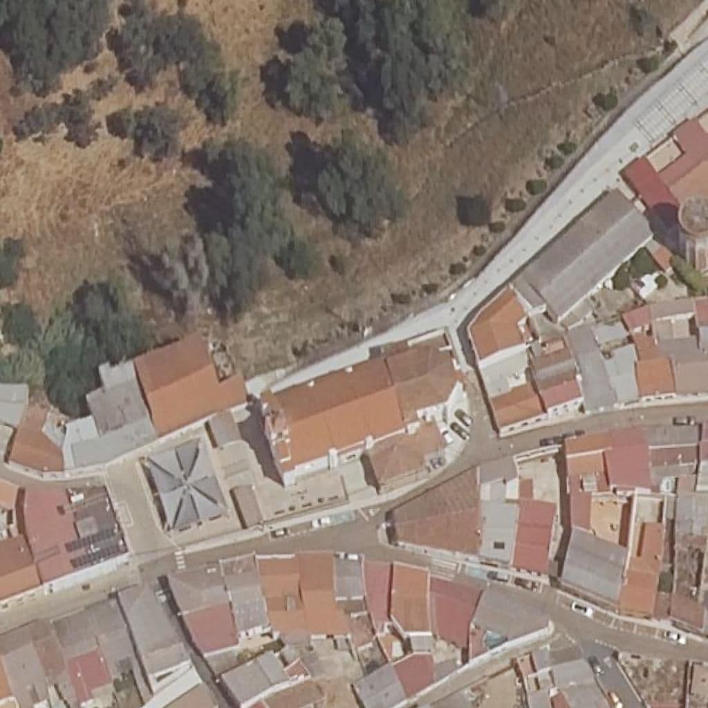 Aerial view of the grounds of LOS ÁNGELES