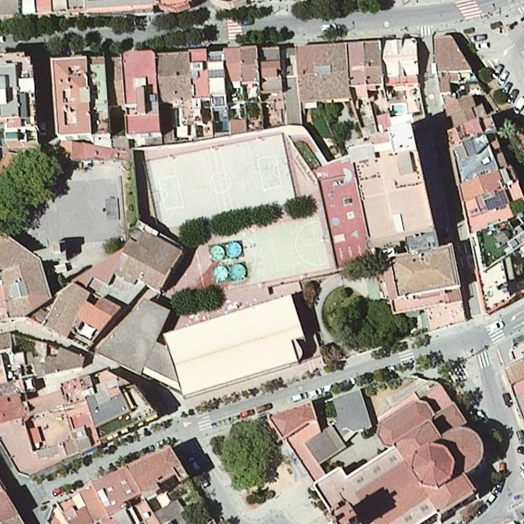Вид згори на територію школи «Sant Miquel Arcàngel»