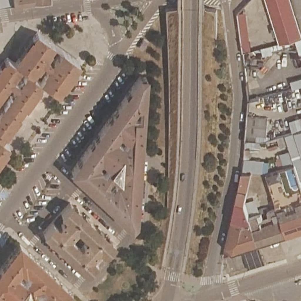 Вид сверху на территорию школы «EXTREMADURA»