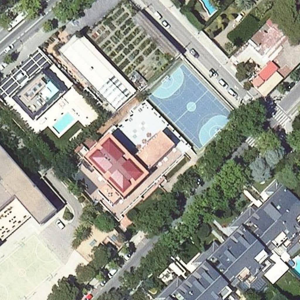 Вид сверху на территорию школы «Kensington School»