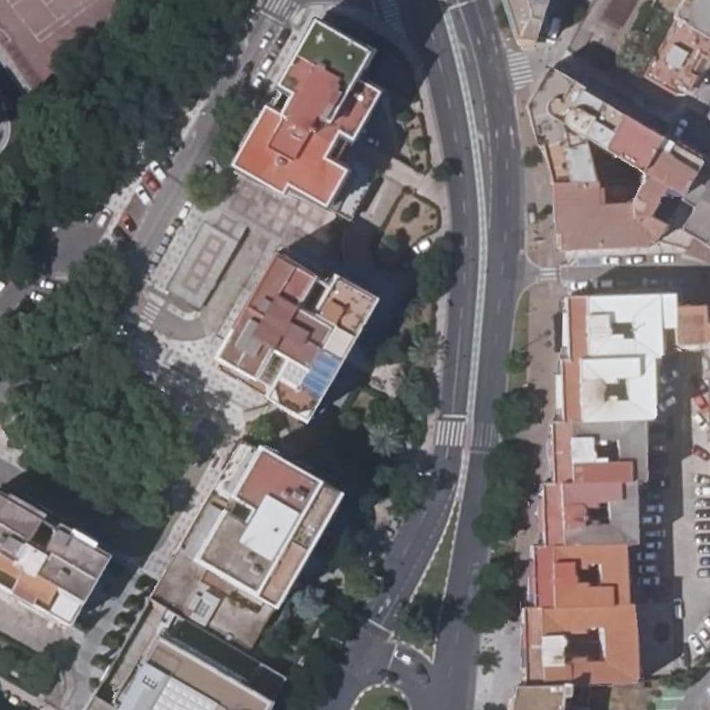 Вид сверху на территорию школы «CENTRO DE FORMACIÓN PROFESIONAL BALBO»