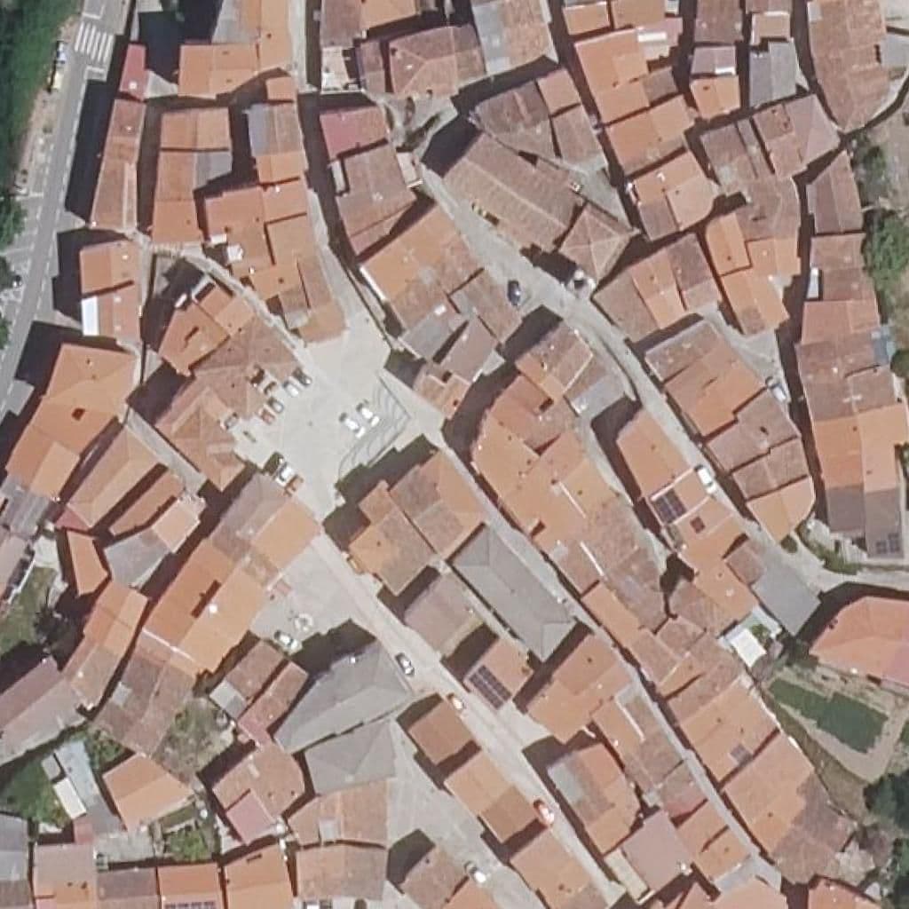 Вид згори на територію школи «C.R.A. RISCOS DE VILLAVIEJA»