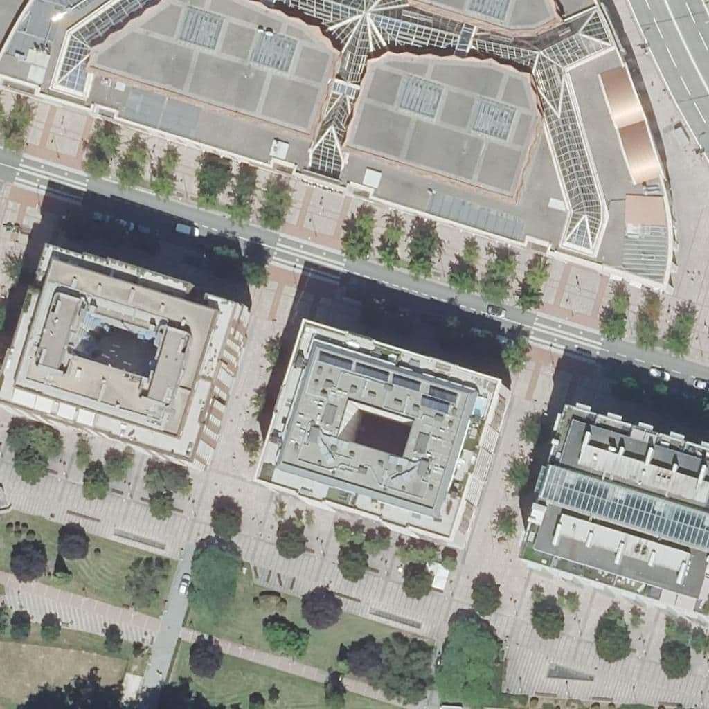 Вид згори на територію школи «TXANOGORRITXU PLAZA EUSKADI»