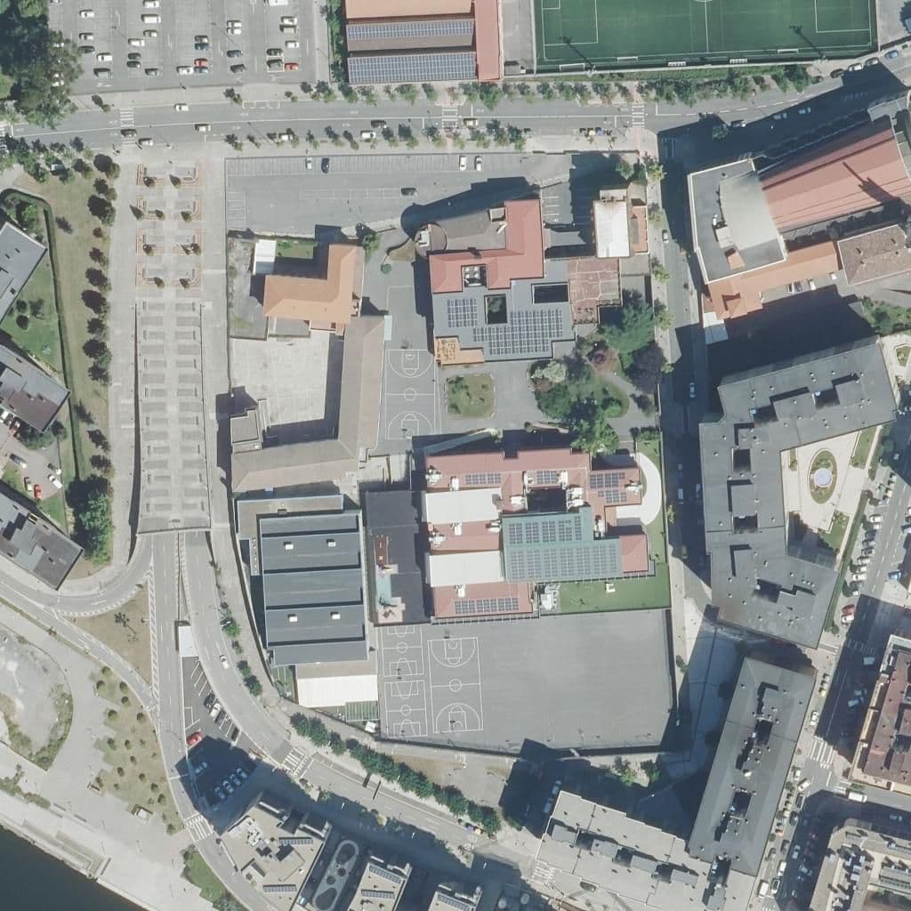 Вид згори на територію школи «LA SALLE-BILBAO»