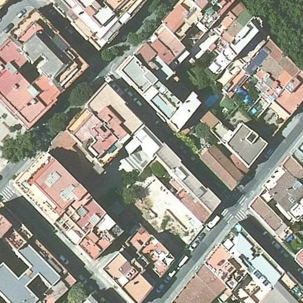 Вид сверху на территорию школы «Badalonès»