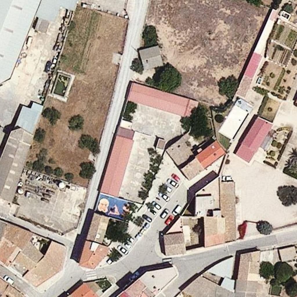 Вид згори на територію школи «Escola Sant Antoni Abat - Zer Mont Caro»