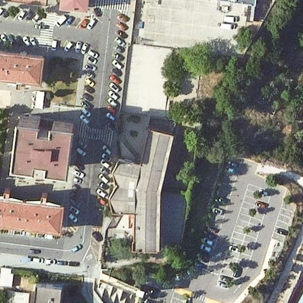 Вид згори на територію школи «Eoi De Martorell»