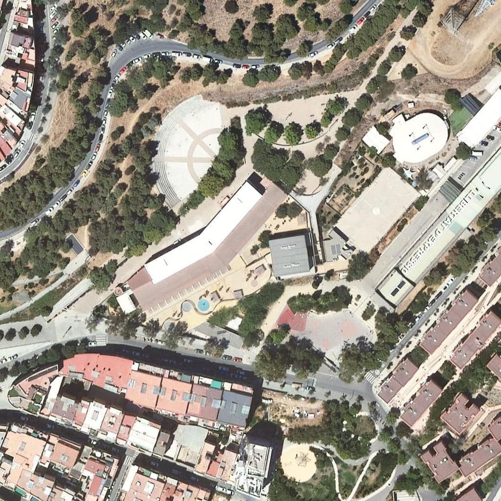 Aerial view of the grounds of Institut Escola Antaviana