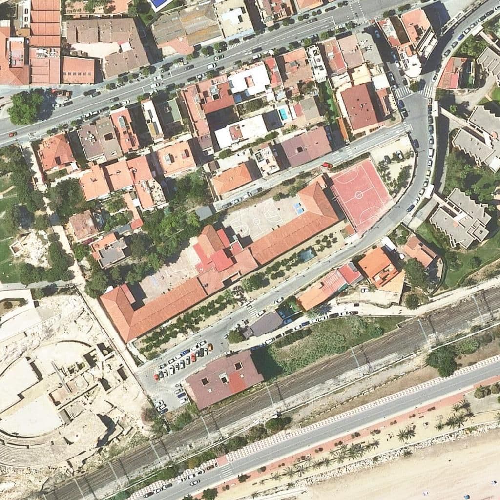 Aerial view of the grounds of Escola El Miracle