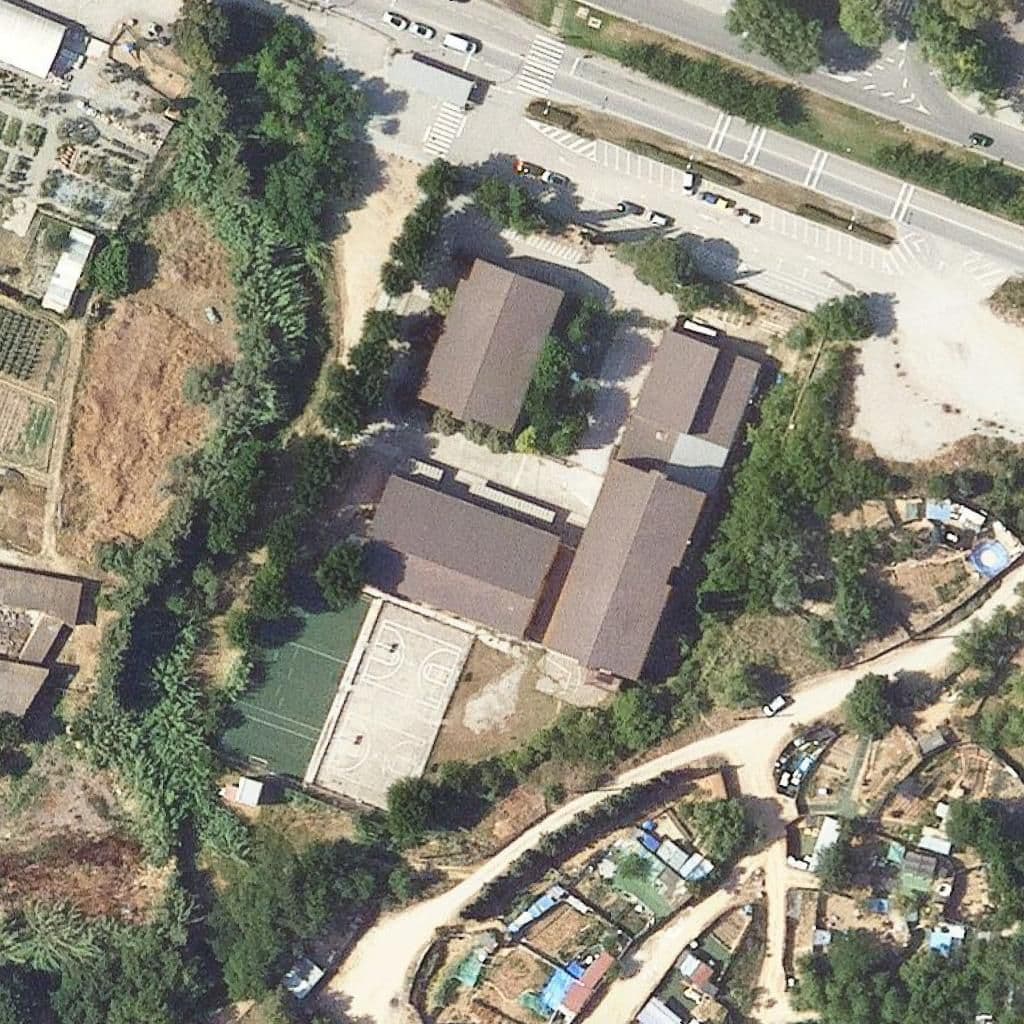Вид згори на територію школи «Institut Fp Sant Cugat Del Vallès»