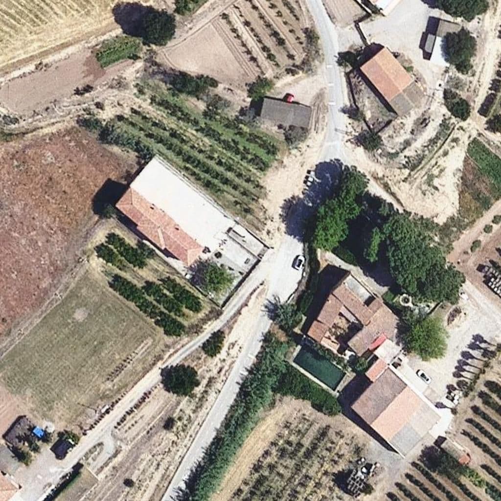 Aerial view of the grounds of Escola Creu Del Batlle - Zer L'horta De Lleida