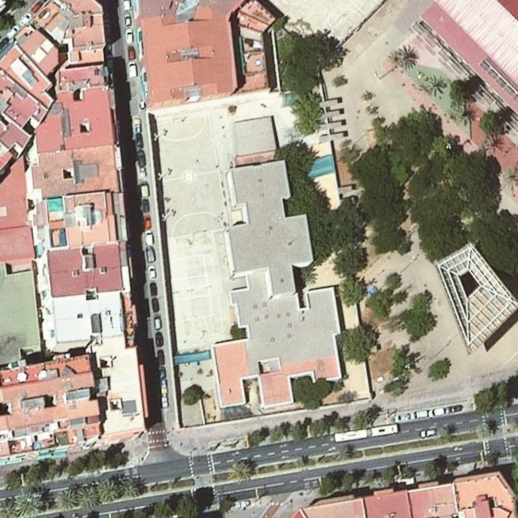 Aerial view of the grounds of Escola Santiago Rusiñol