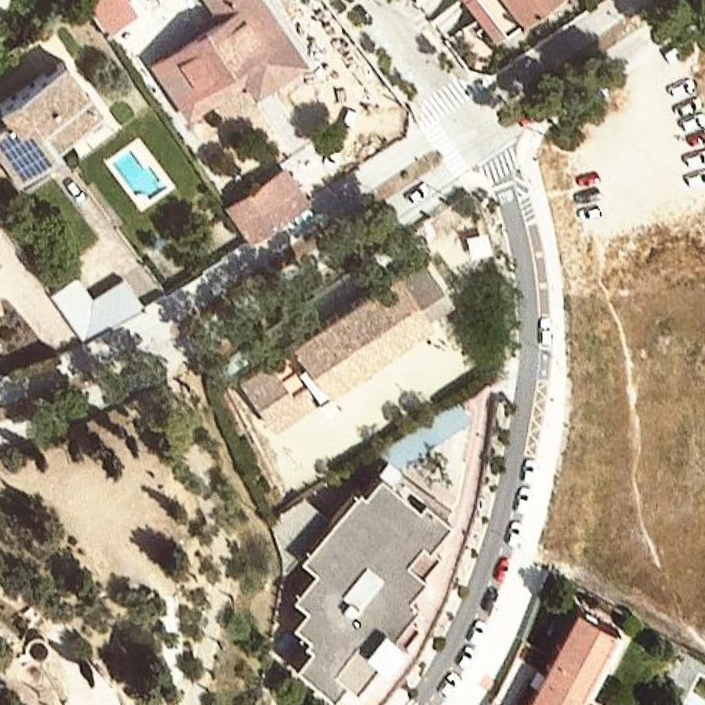 Вид згори на територію школи «Santa Maria Del Alba»