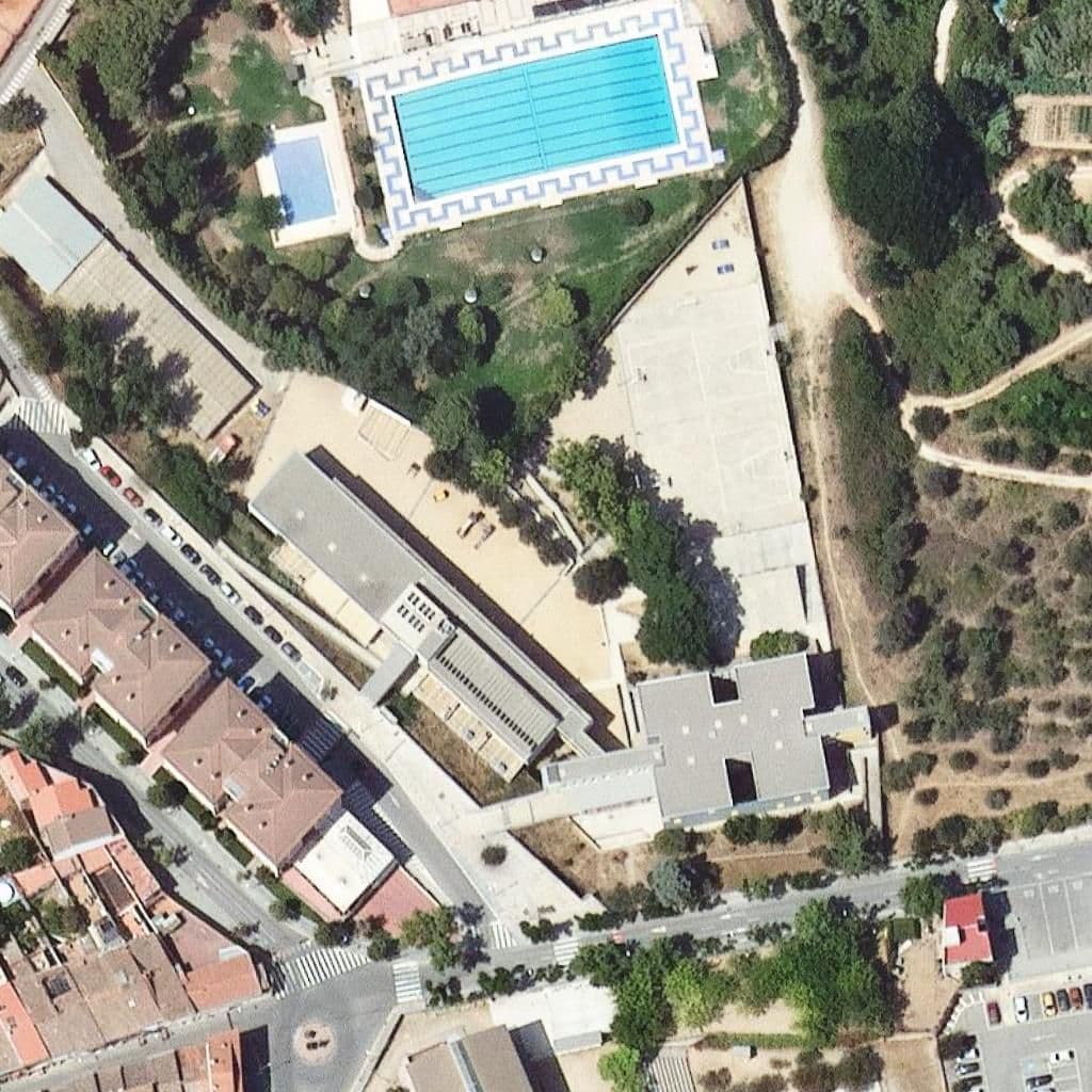 Aerial view of the grounds of Escola Taquígraf Garriga