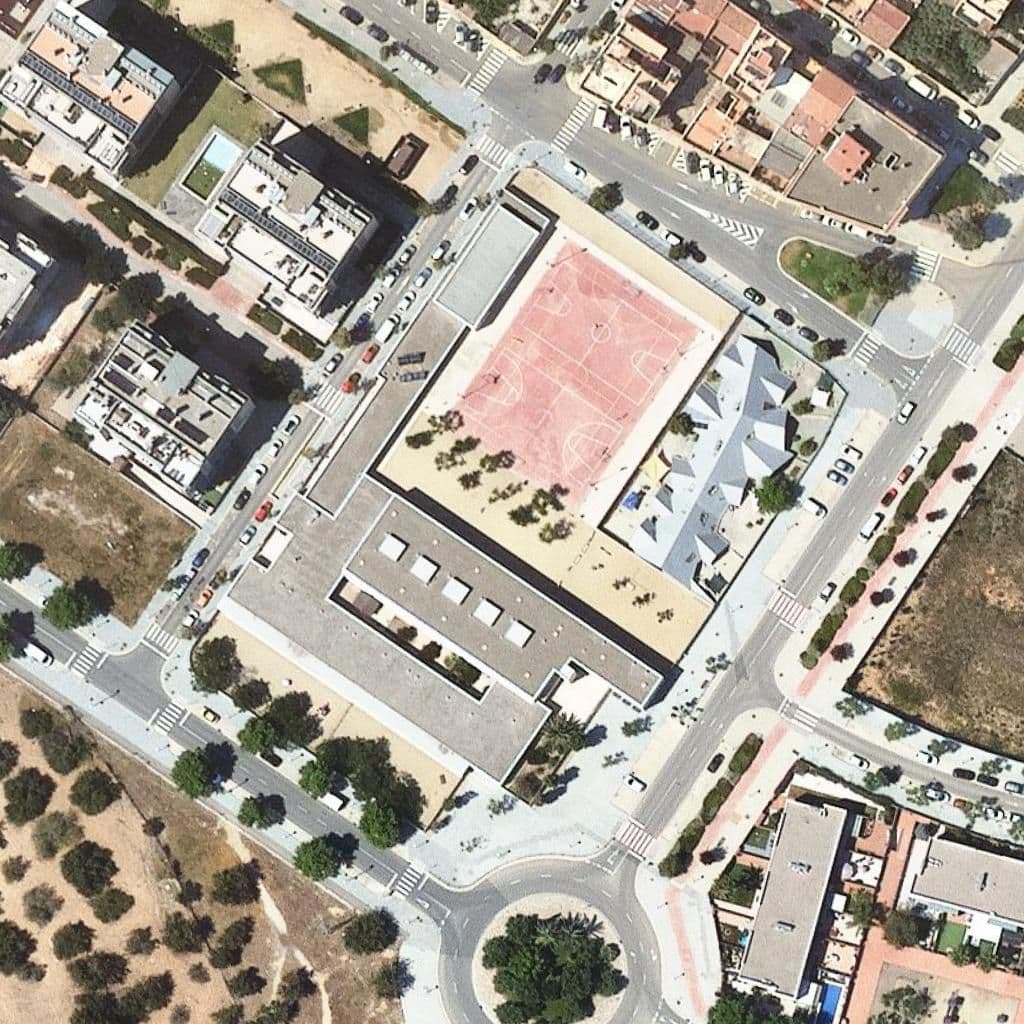 Вид згори на територію школи «Escola Miramar»