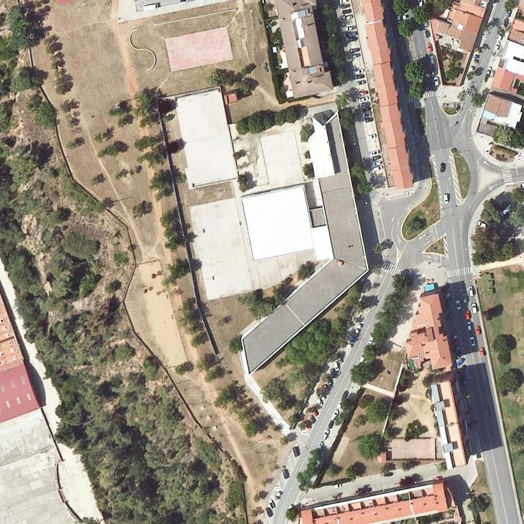 Вид згори на територію школи «Institut De Castellar»