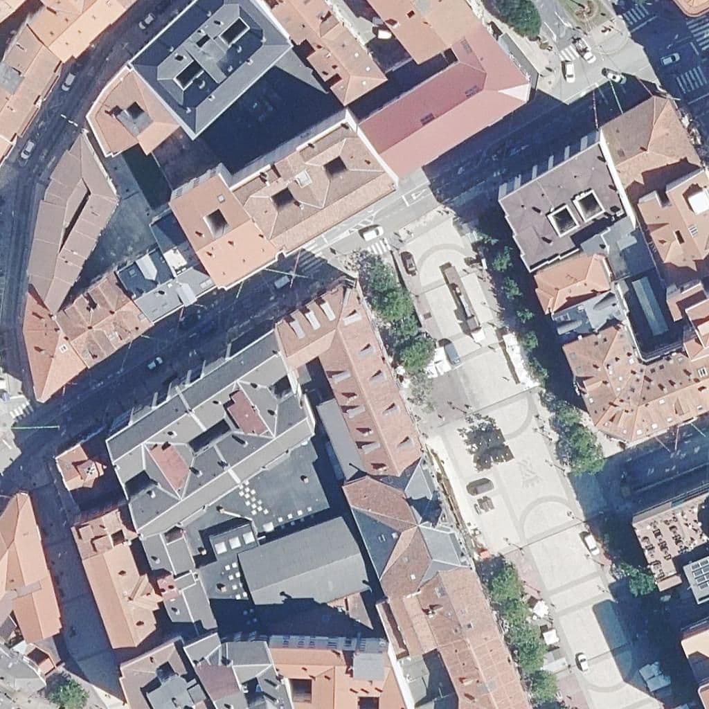 Вид сверху на территорию школы «Ayuntamiento de Torrelavega»