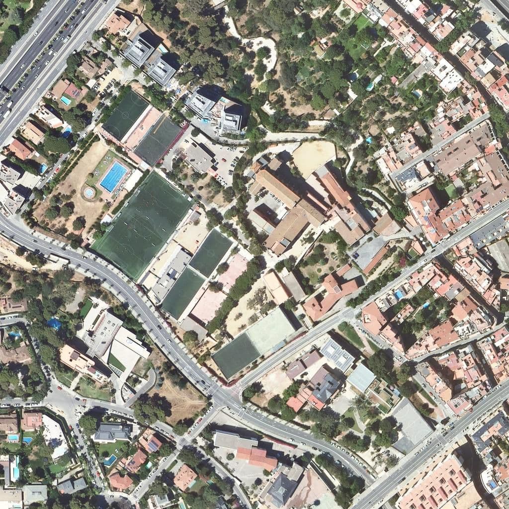 Aerial view of the grounds of Nadís