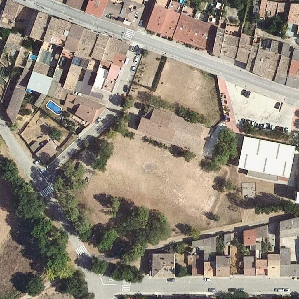 Aerial view of the grounds of Escola Els Pins - Zer El Moianès Ponent