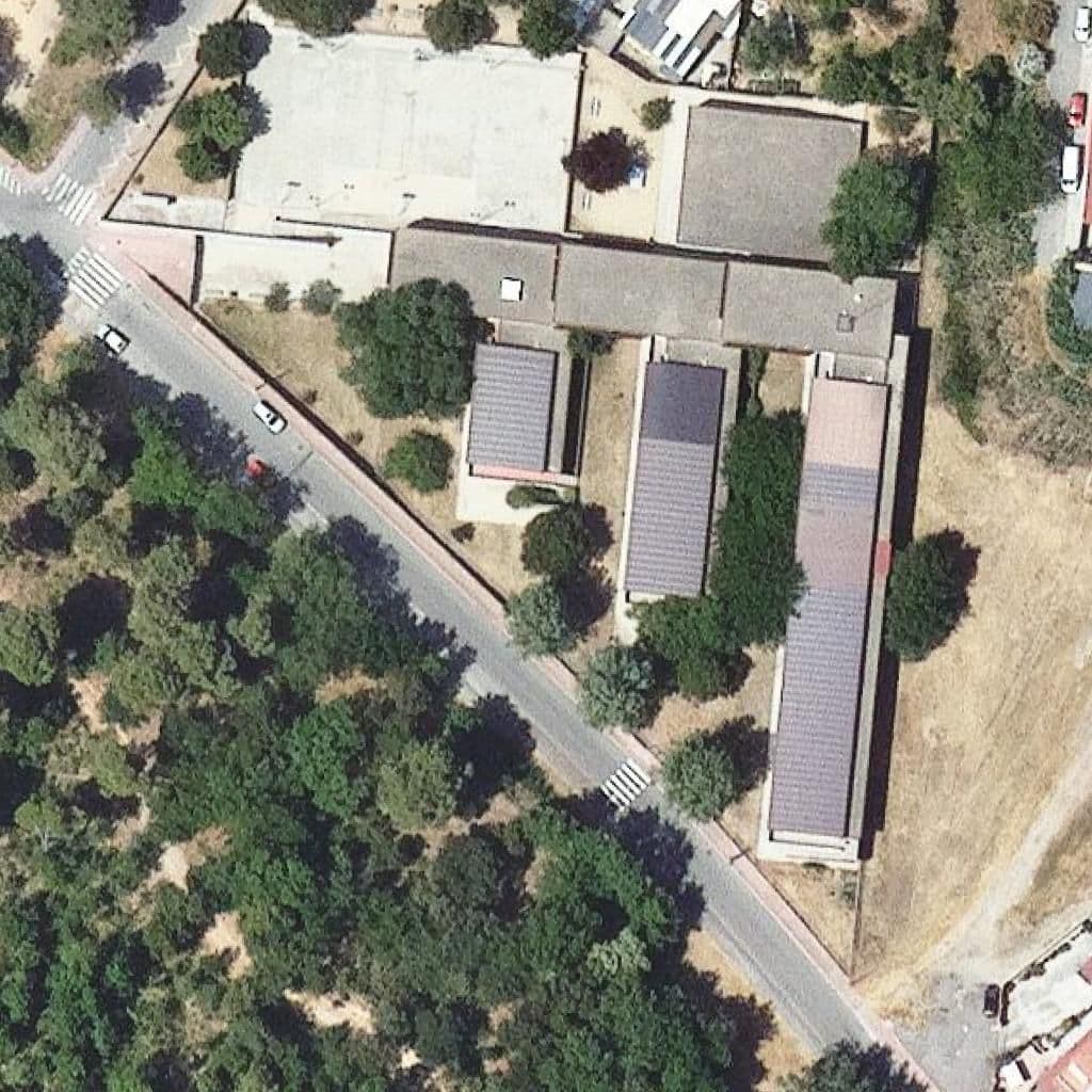 Вид згори на територію школи «Institut Egara»