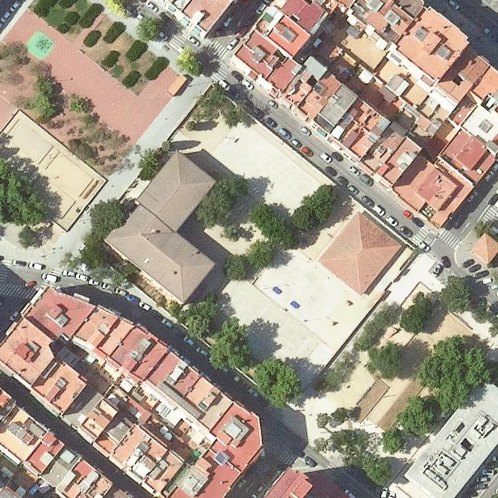Aerial view of the grounds of Escola Font Rosella