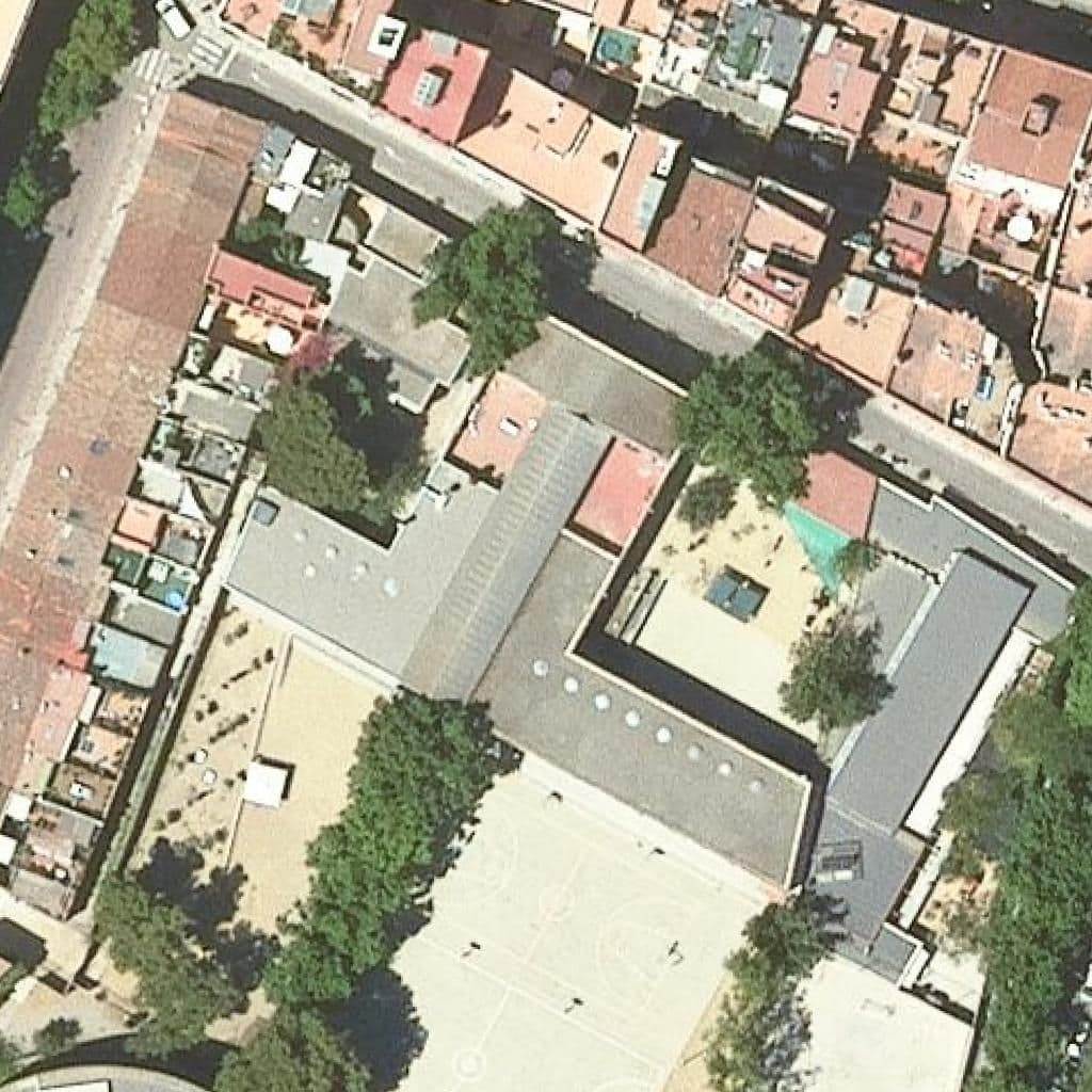 Aerial view of the grounds of Escola La Farigola Del Clot