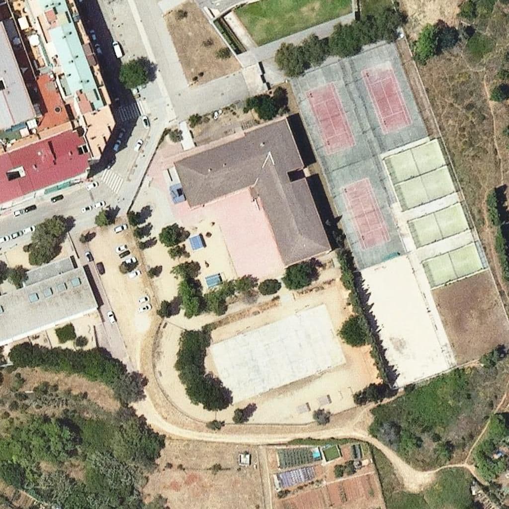 Aerial view of the grounds of Escola Joaquim Blume