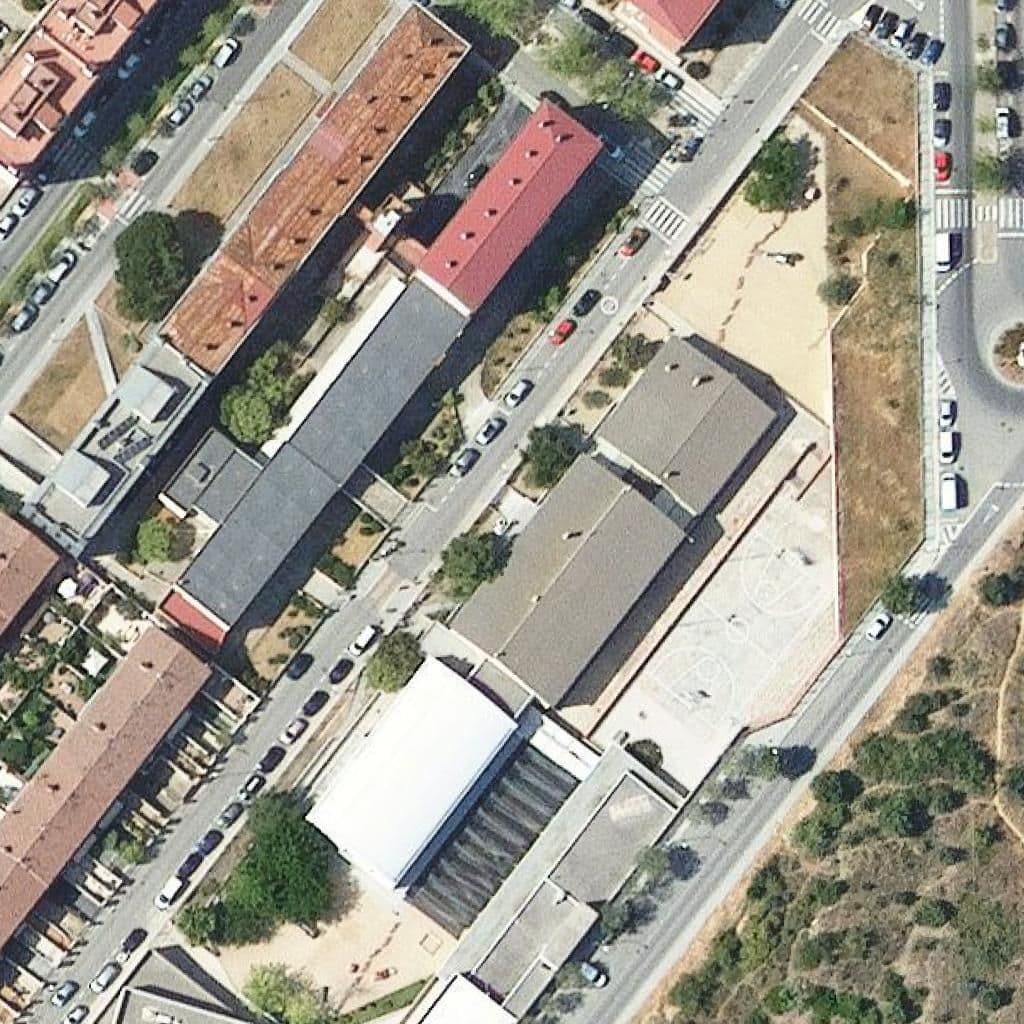Aerial view of the grounds of Escola Roc Blanc