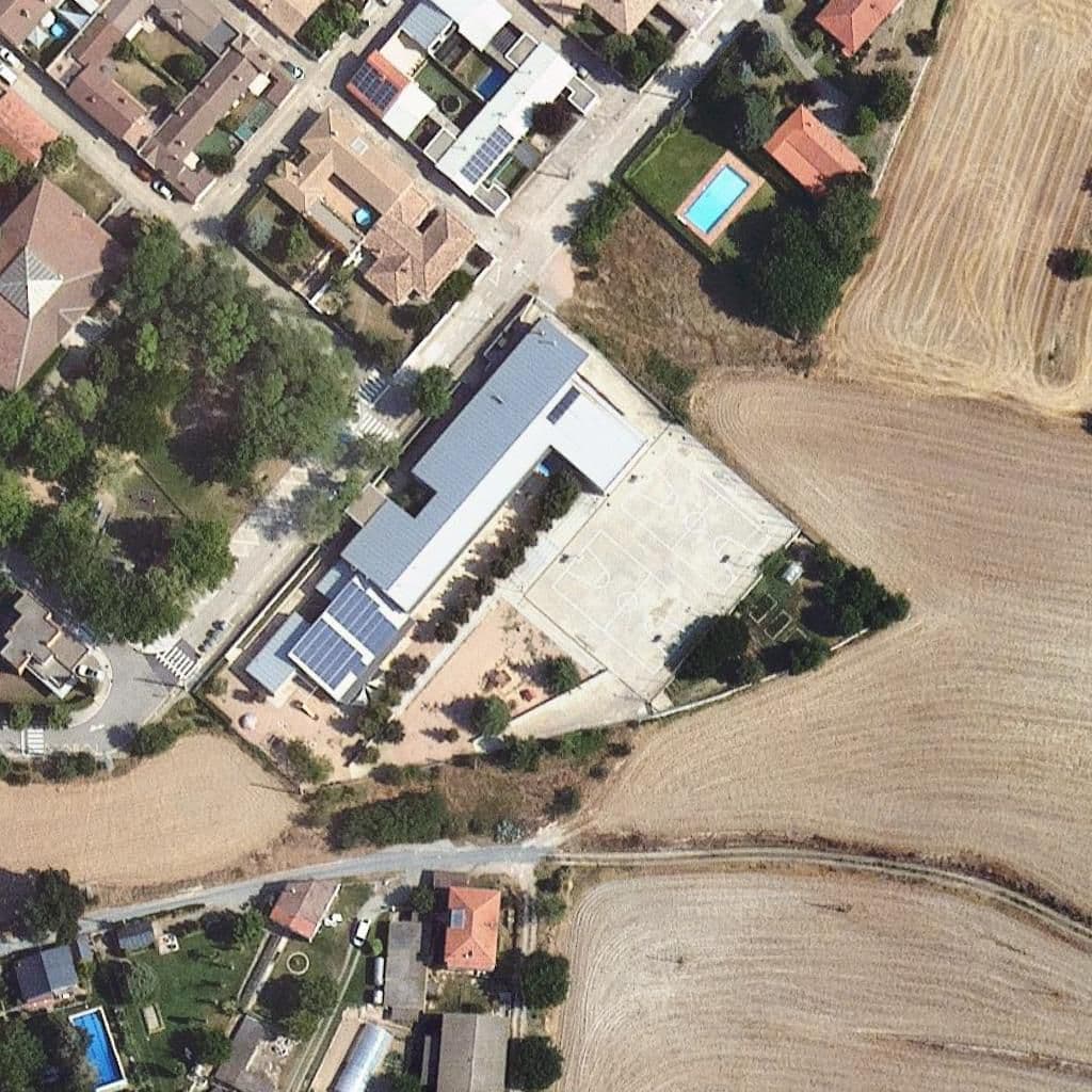Aerial view of the grounds of Escola Sentfores
