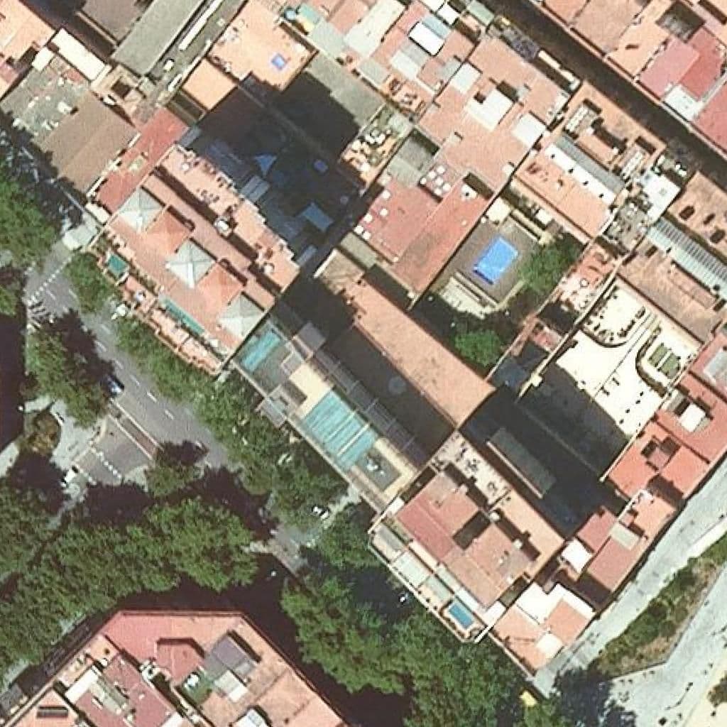 Вид згори на територію школи «Escola Rubén Darío»