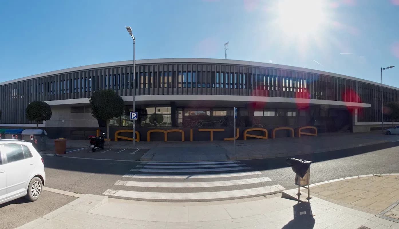 Escola La Mitjana