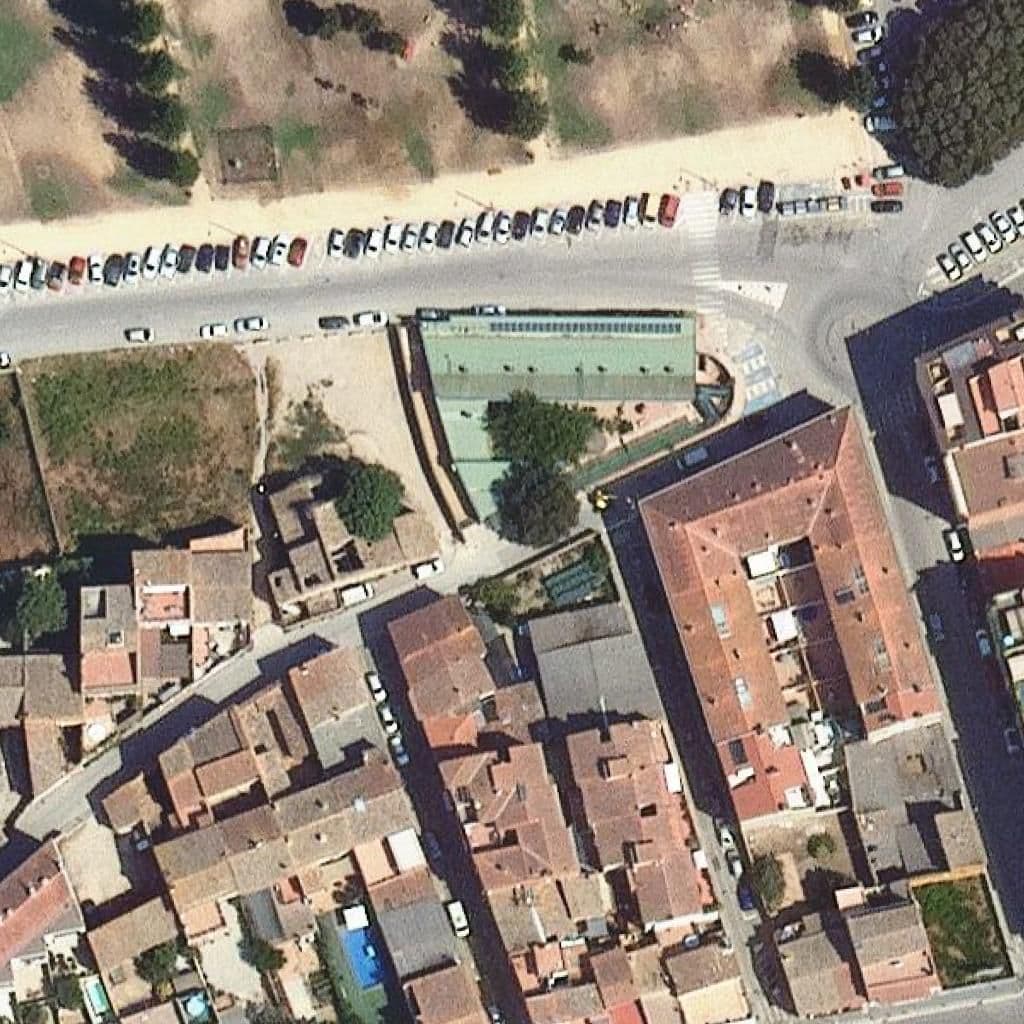 Вид сверху на территорию школы «Llar D'infants El Lledoner»
