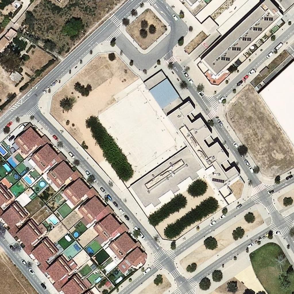 Aerial view of the grounds of Escola Sant Bernat Calvó