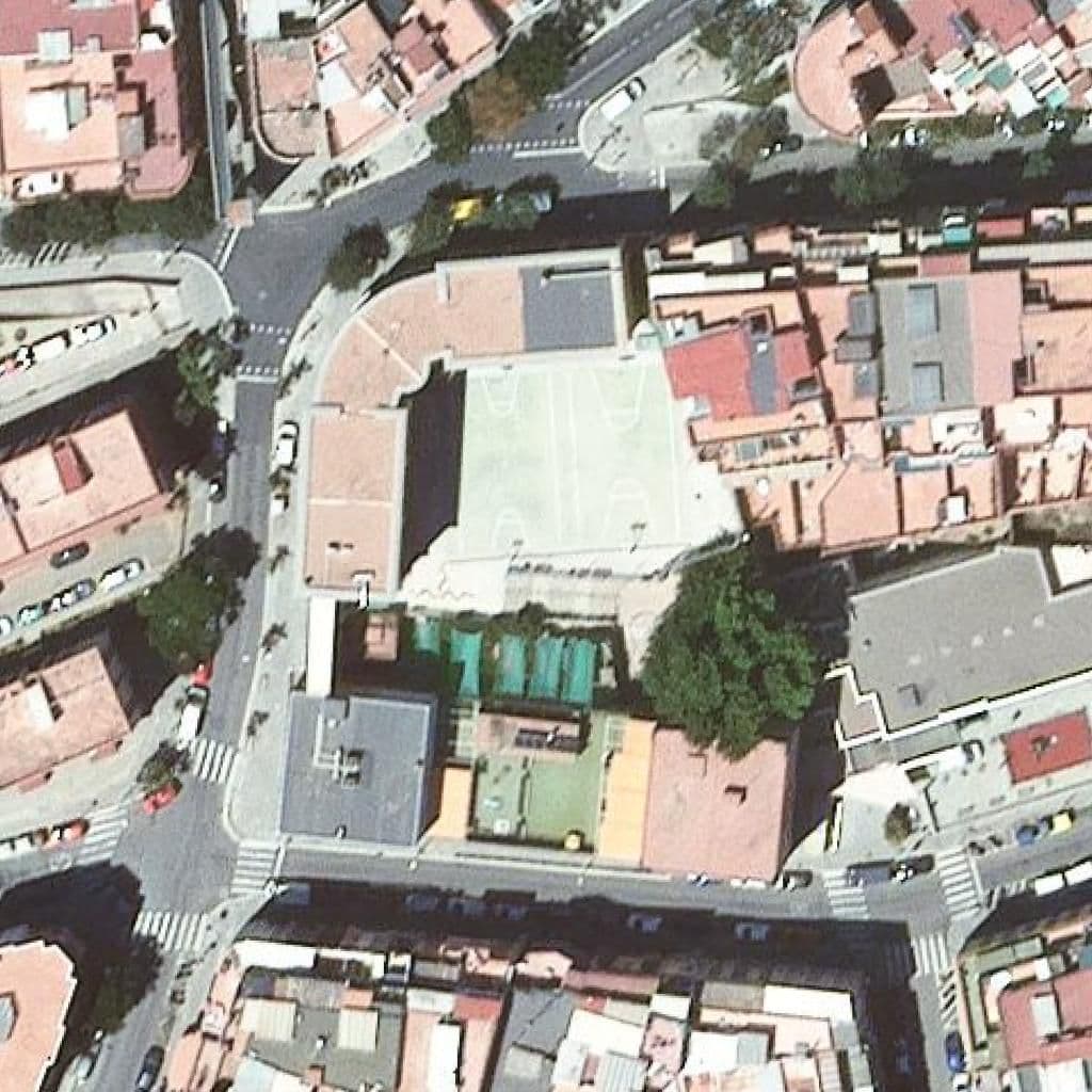 Aerial view of the grounds of Institut Escola Turó De Roquetes