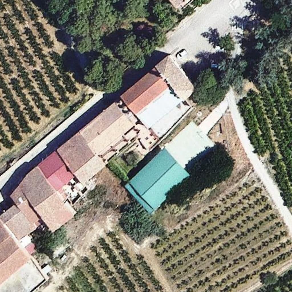 Вид згори на територію школи «Escola Antoni Bergós - Zer L'horta De Lleida»