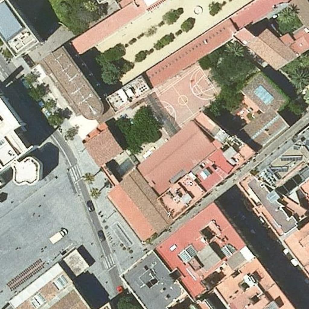Вид сверху на территорию школы «Vedruna Àngels Barcelona»