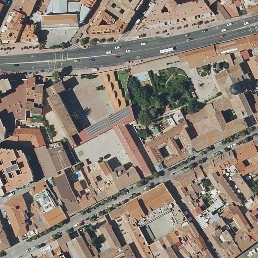 Вид сверху на территорию школы «San Francisco De Asis»