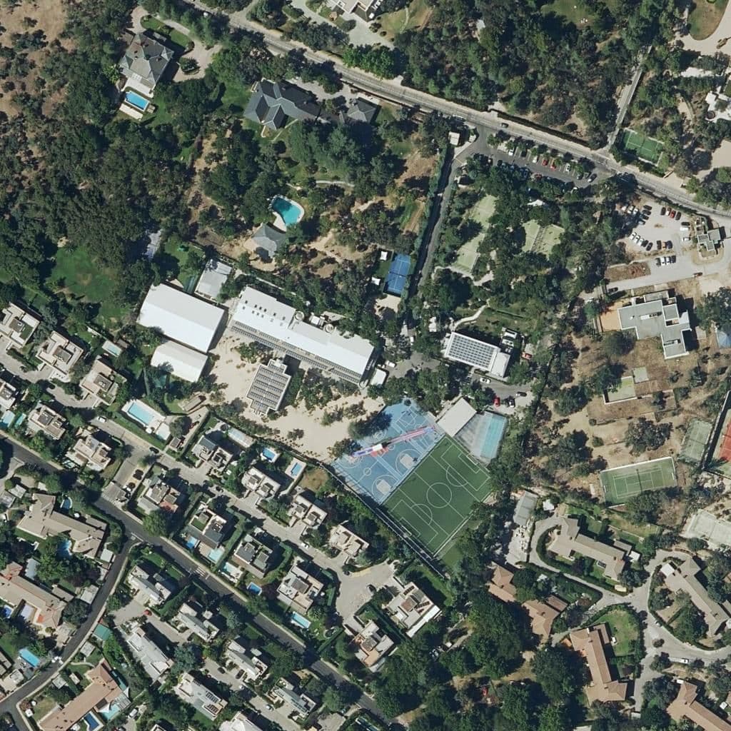 Вид сверху на территорию школы «Liceo Europeo»