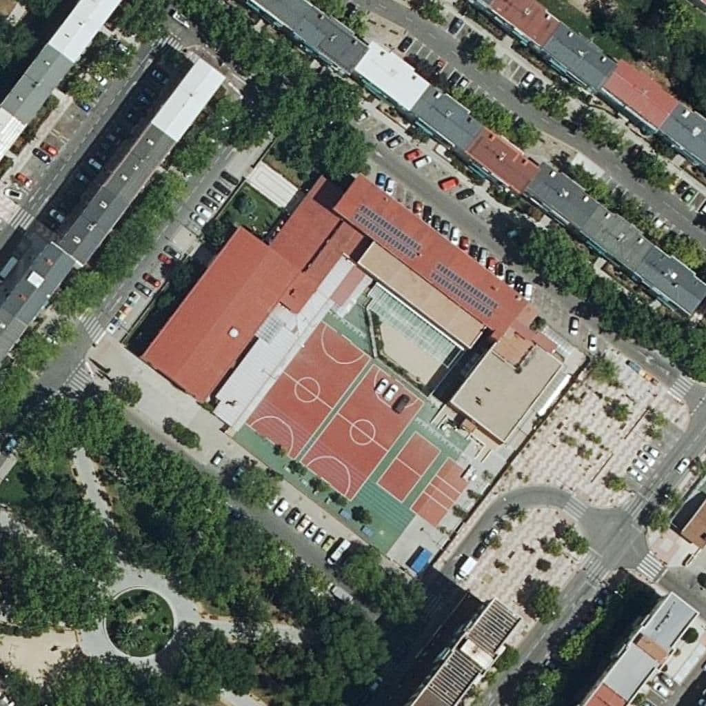 Вид сверху на территорию школы «Santisima Trinidad»