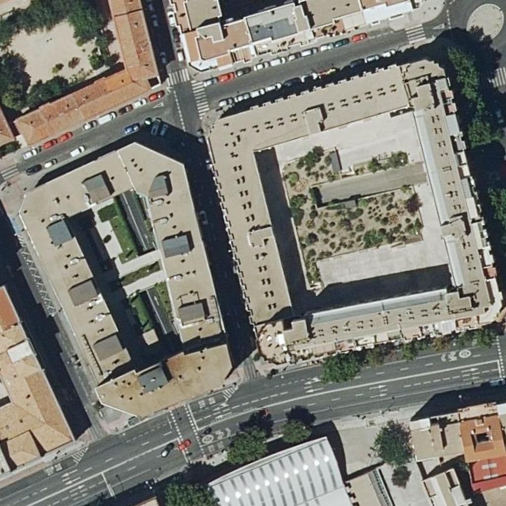 Вид згори на територію школи «Liceo Bougor»