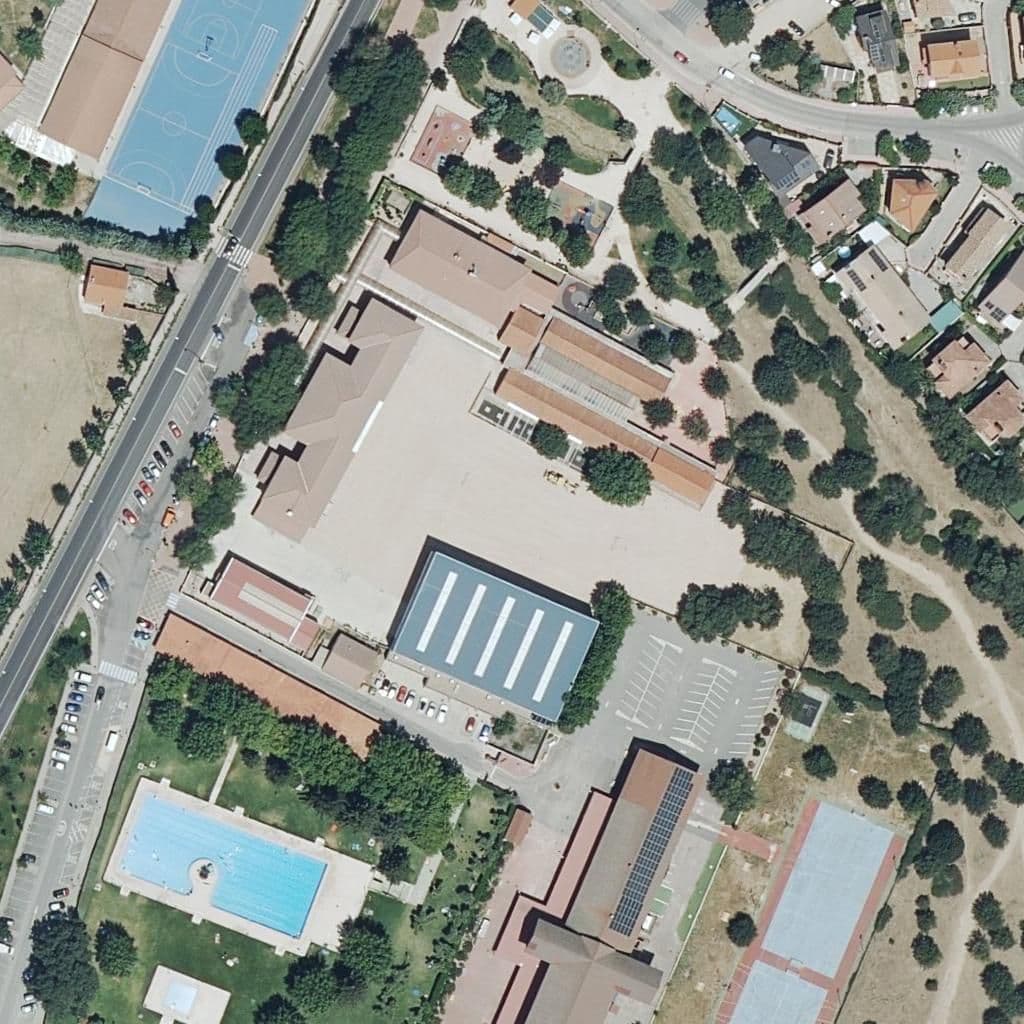 Вид сверху на территорию школы «Villa De Guadarrama»