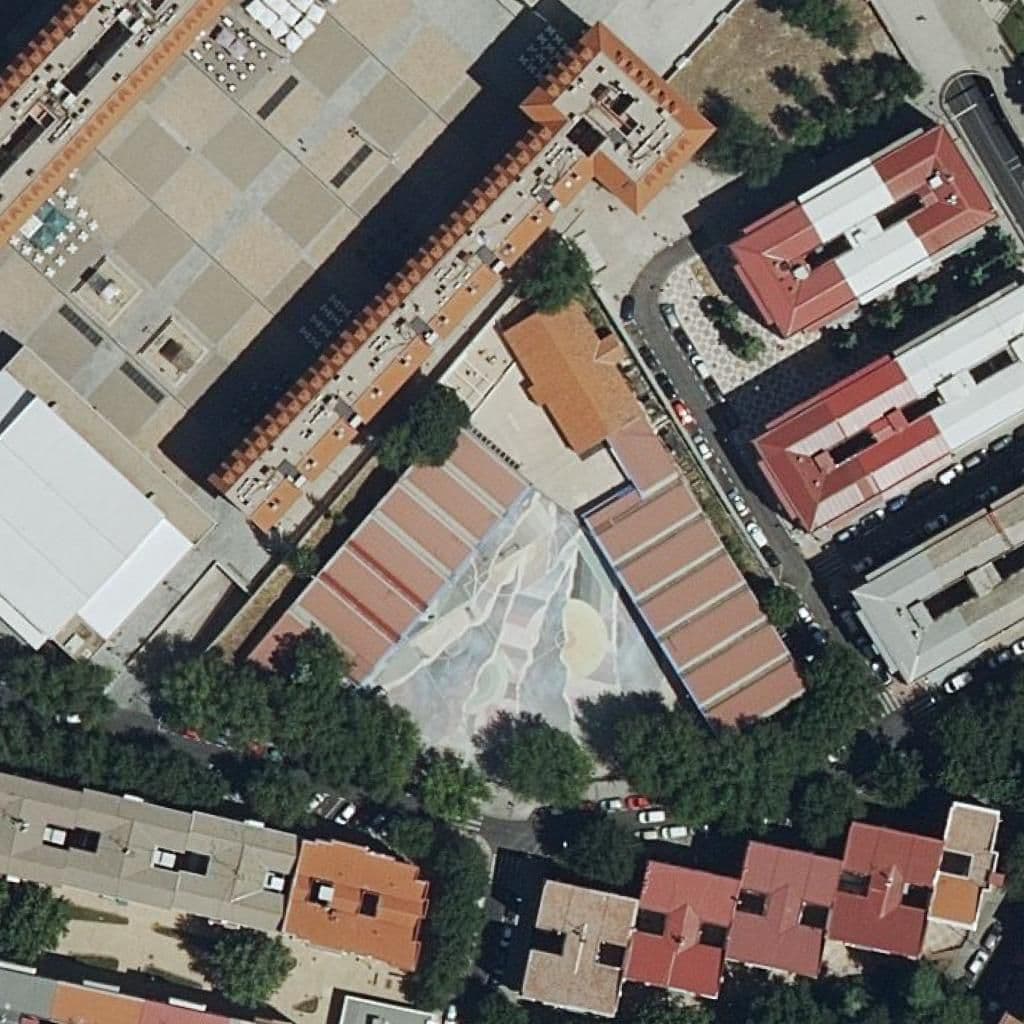 Вид сверху на территорию школы «Marques De Leganes»