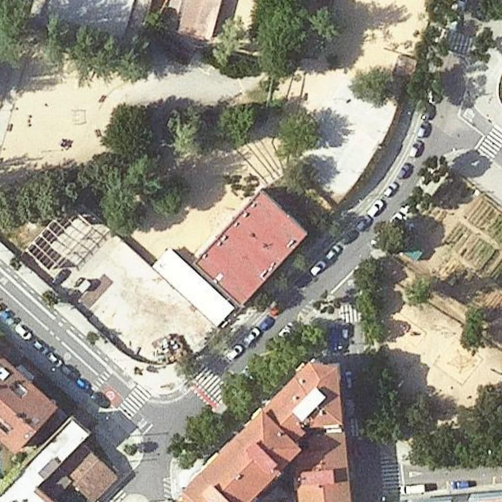 Вид згори на територію школи «Eoi De Sant Cugat Del Vallès»