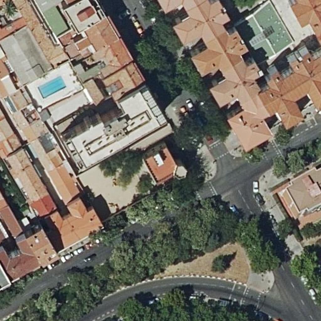 Aerial view of the grounds of Colegio Diocesano Maria Inmaculada - Luis Ruiz
