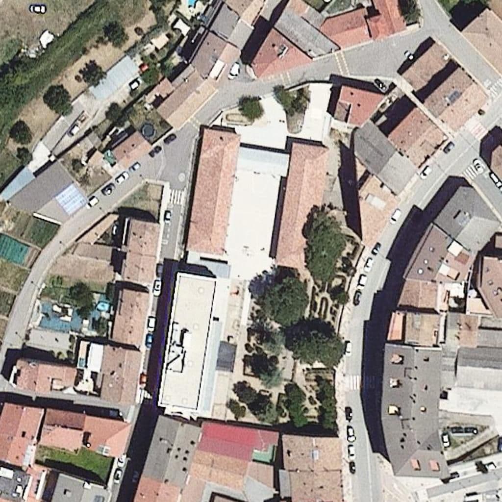 Aerial view of the grounds of Escola De Gironella