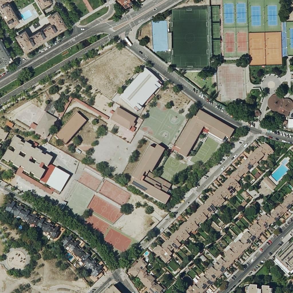 Вид згори на територію школи «Alameda De Osuna»