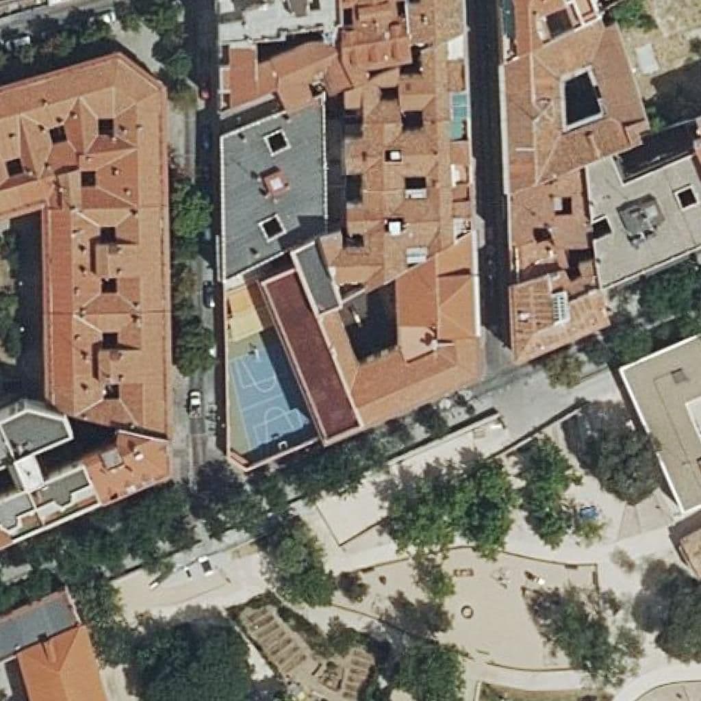 Вид згори на територію школи «Ntra.sra.de La Almudena»