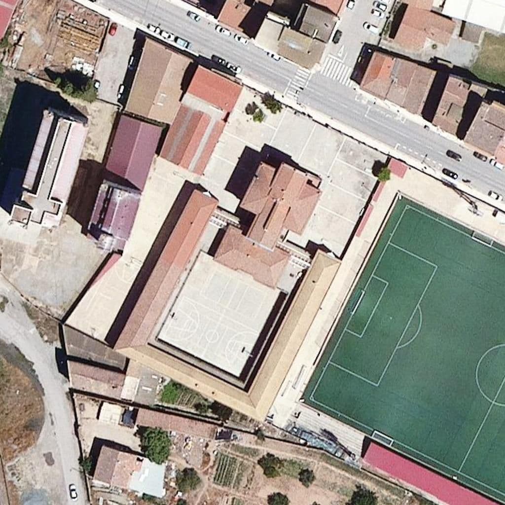 Вид згори на територію школи «Institut Ciutat De Balaguer»