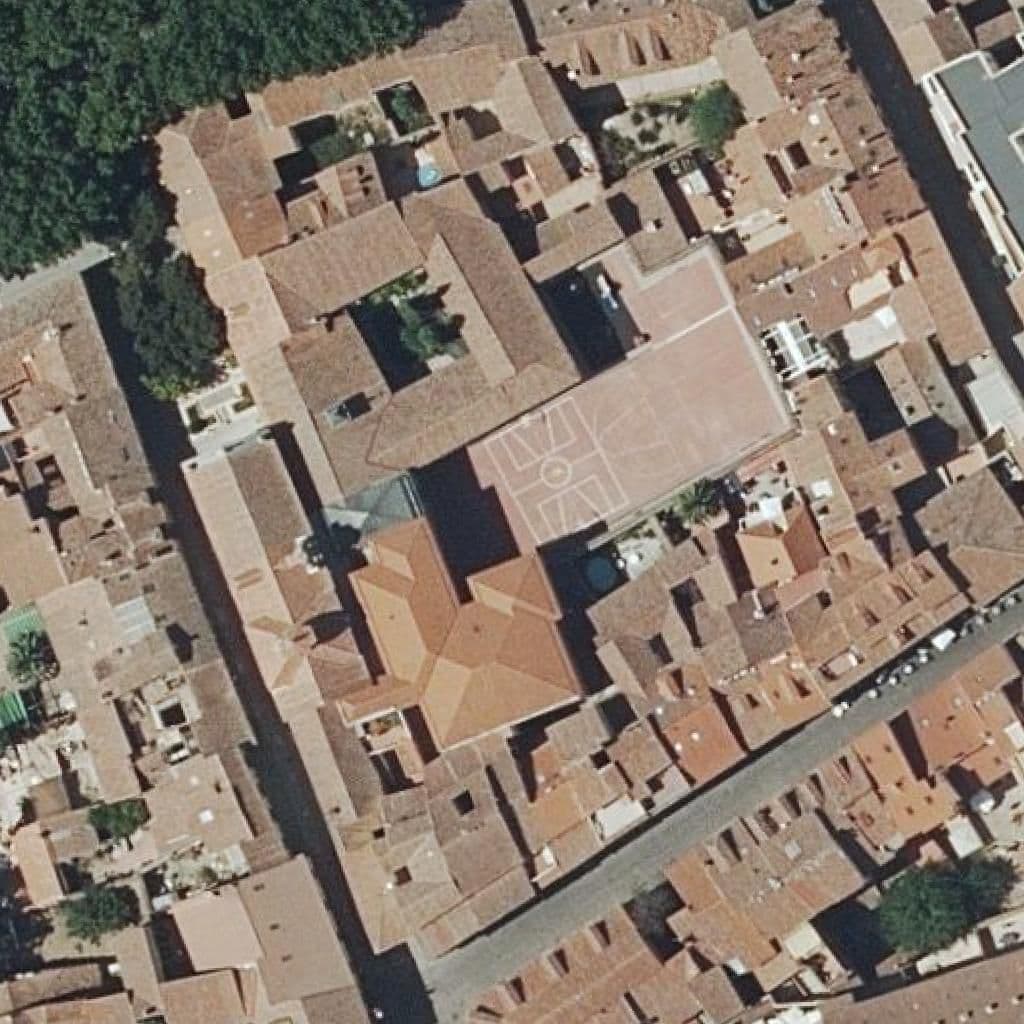 Вид сверху на территорию школы «San Felipe Neri»