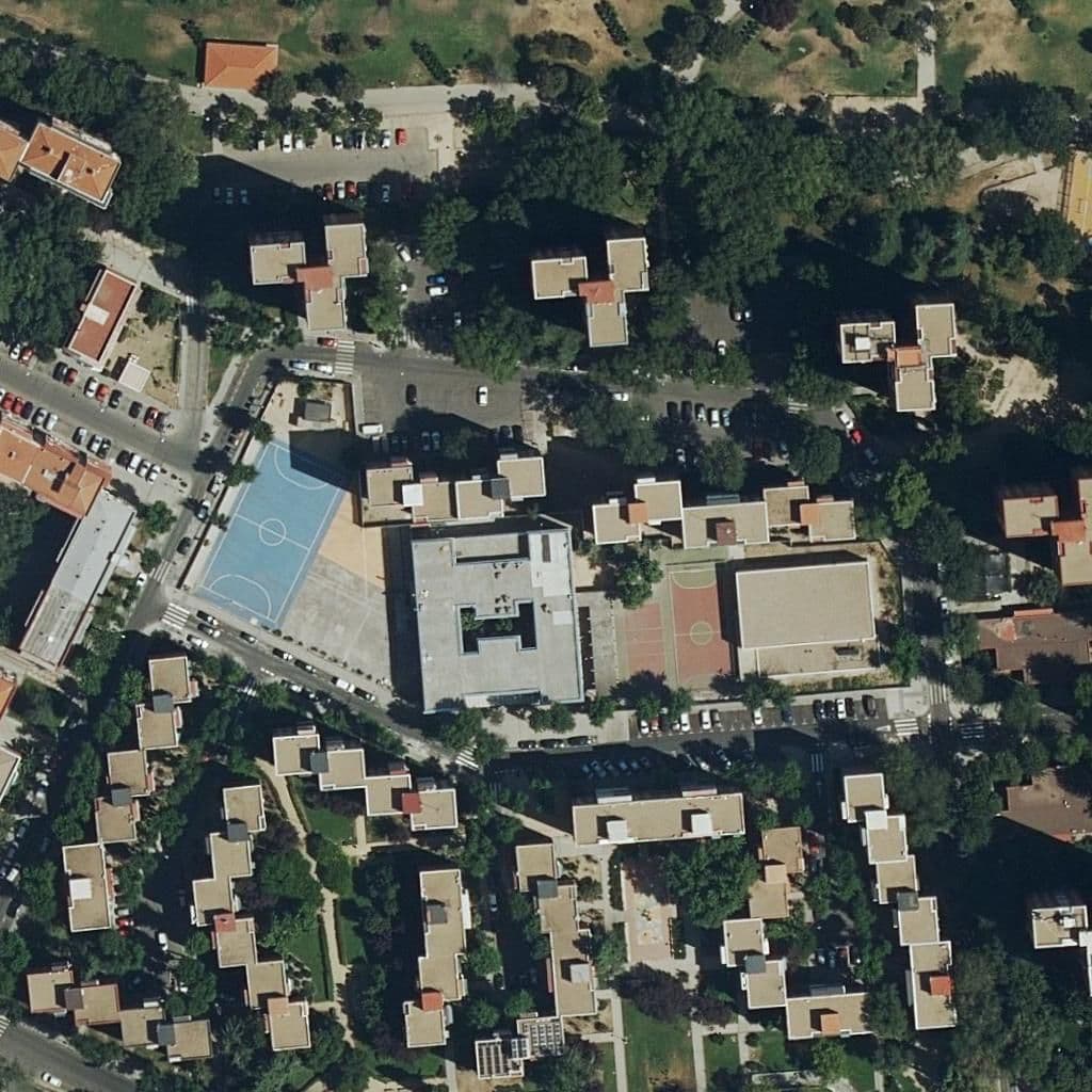 Вид сверху на территорию школы «Ciudad De Cordoba»